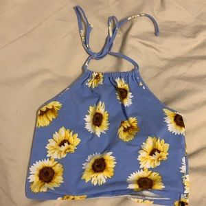 cute crop, around neck